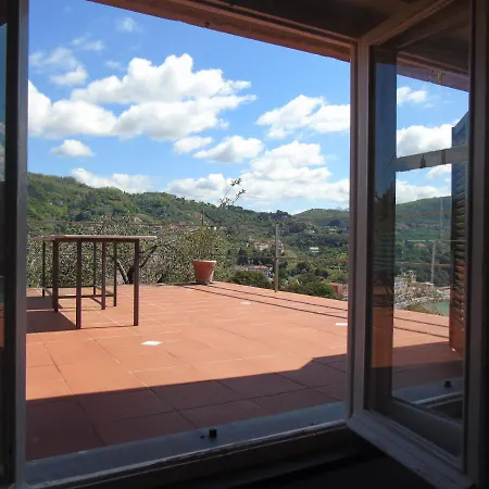 Una Terrazza Tra Gli Ulivi *